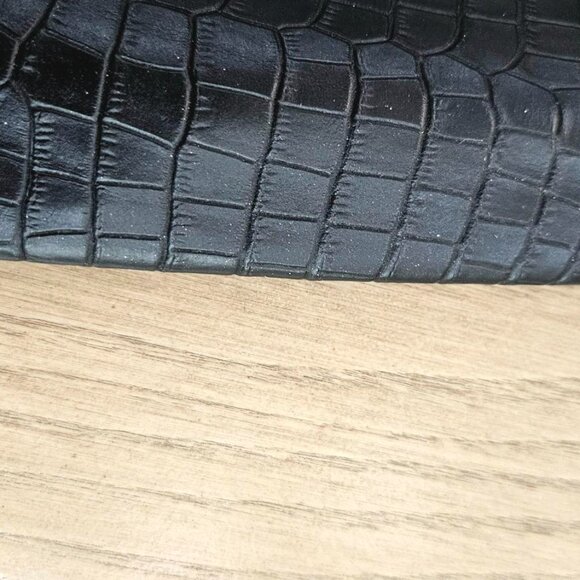 Express Faux Crocodile Black Mini Skirt Size XS (00) NWOT Never Worn Lined - Picture 7 of 14